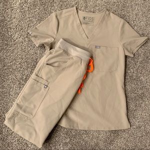 Figs Catarina scrub top